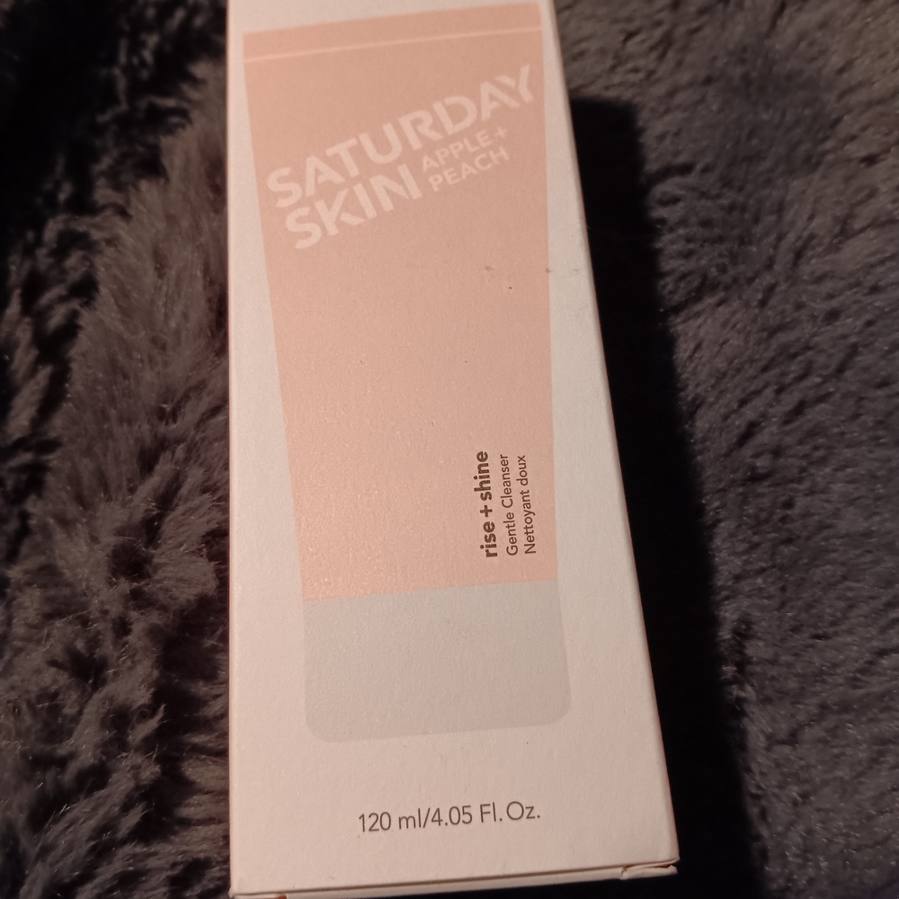 Saturday Skin Apple Peach Rise + Shine Gentle Cleanser